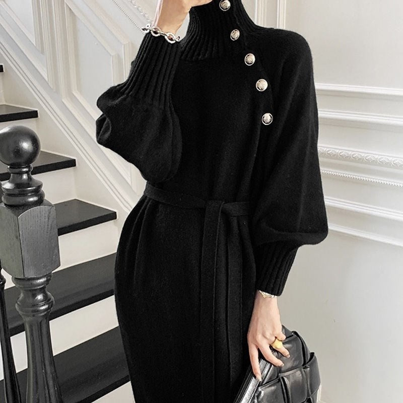 Damen-Strickkleid mit Stehkragen, Knöpfen und Bindegürtel